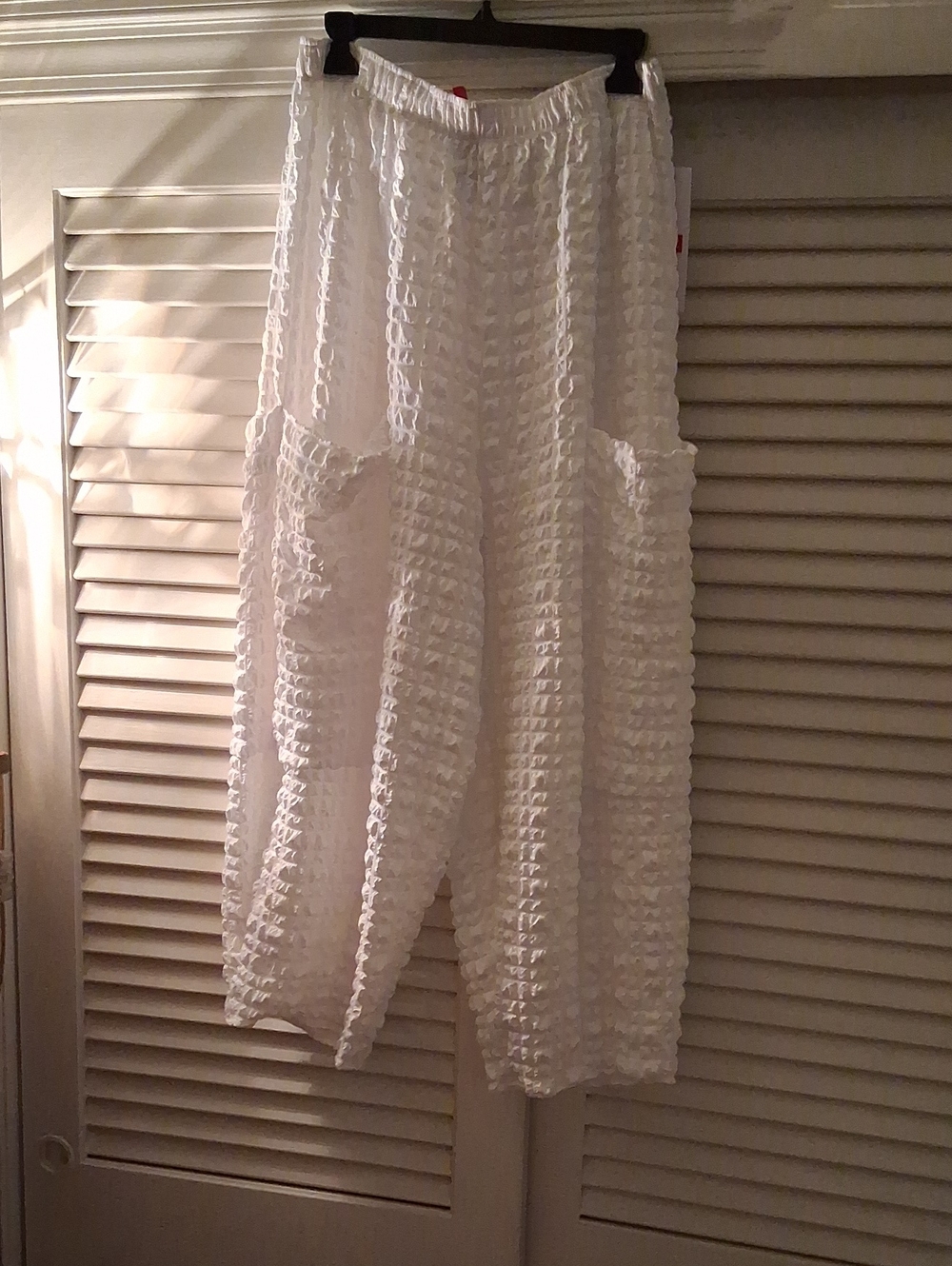 NWT - IC COLLECTION White Textured Wide-Leg Pull-On Pants with Pockets